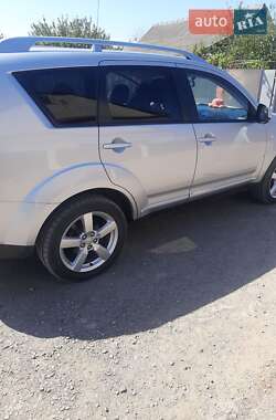 Внедорожник / Кроссовер Mitsubishi Outlander 2007 в 