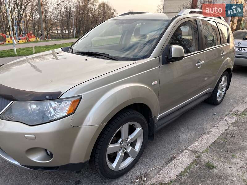 Внедорожник / Кроссовер Mitsubishi Outlander 2009 в Киеве