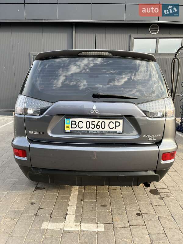 Позашляховик / Кросовер Mitsubishi Outlander 2012 в Львові