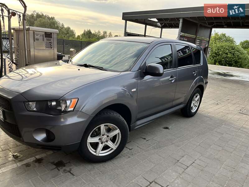 Позашляховик / Кросовер Mitsubishi Outlander 2012 в Львові