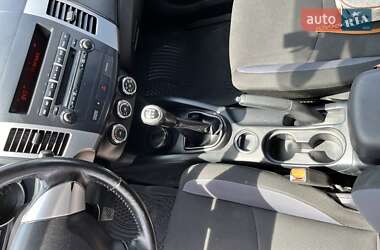 Внедорожник / Кроссовер Mitsubishi Outlander 2012 в 