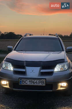 Внедорожник / Кроссовер Mitsubishi Outlander 2005 в 