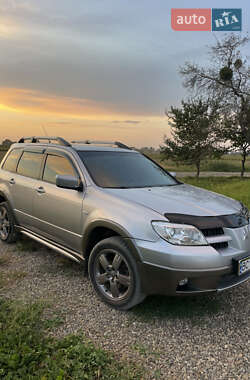Внедорожник / Кроссовер Mitsubishi Outlander 2005 в 
