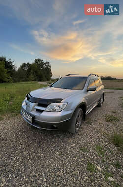 Внедорожник / Кроссовер Mitsubishi Outlander 2005 в 