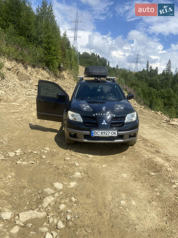 Внедорожник / Кроссовер Mitsubishi Outlander 2005 в Сколе