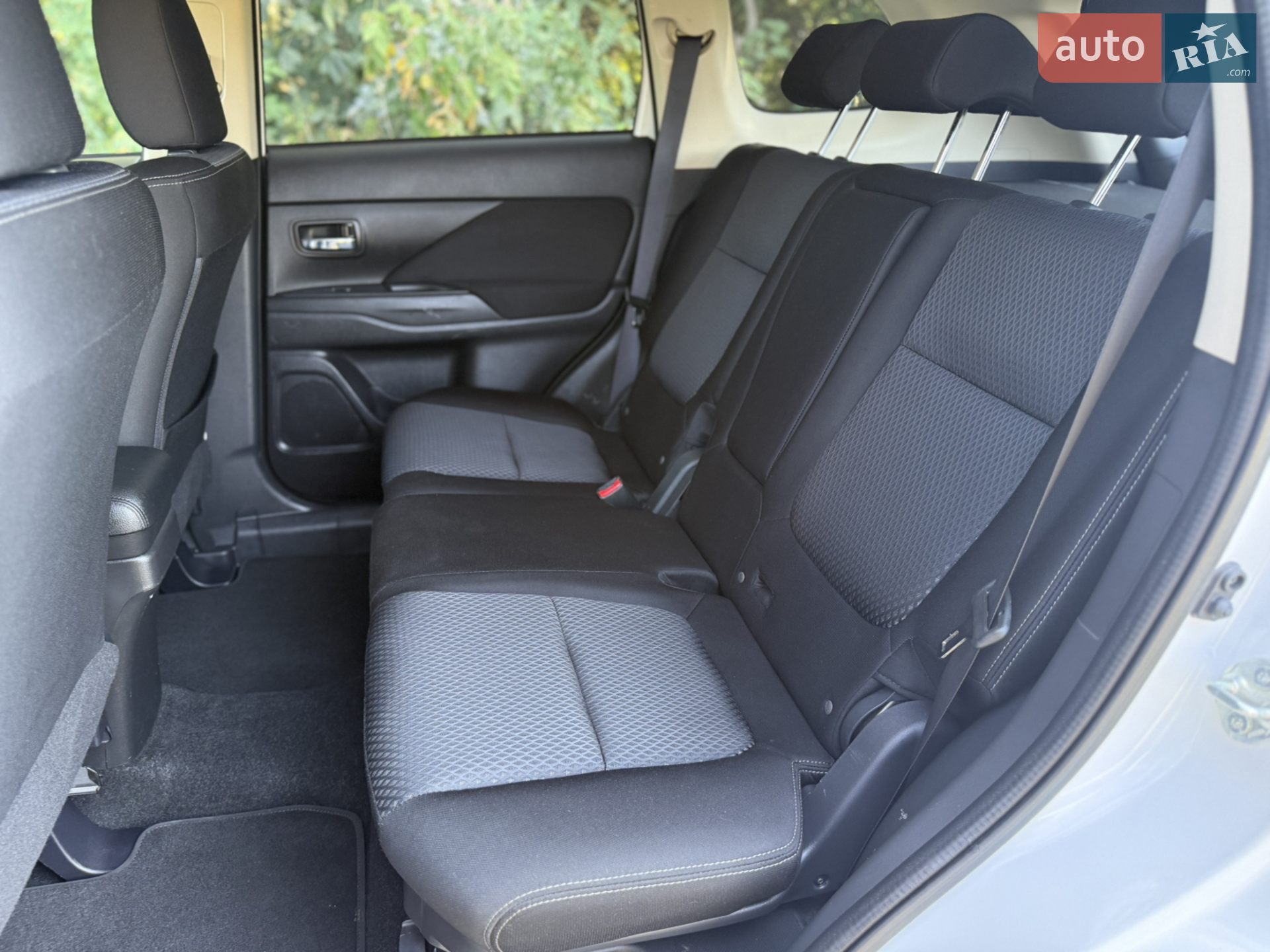 2016 Mitsubishi Outlander - мініатюра 27