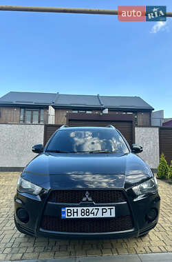 Внедорожник / Кроссовер Mitsubishi Outlander 2010 в 