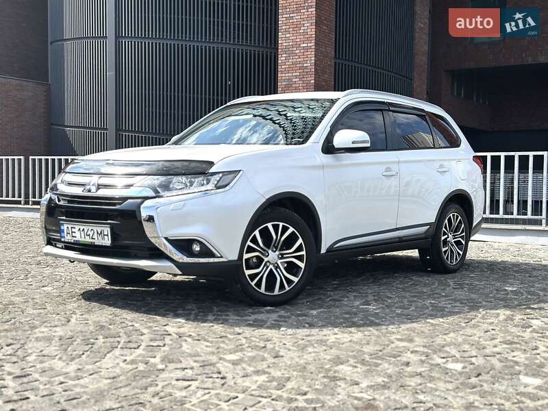 Mitsubishi Outlander 2016