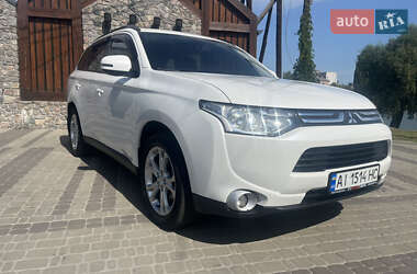 Внедорожник / Кроссовер Mitsubishi Outlander 2013 в 