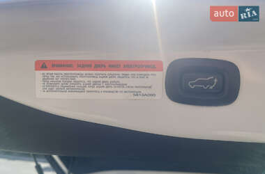 Внедорожник / Кроссовер Mitsubishi Outlander 2013 в 
