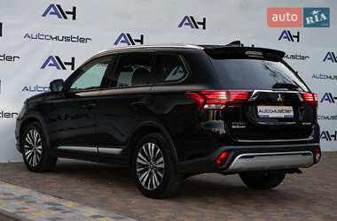 Внедорожник / Кроссовер Mitsubishi Outlander 2018 в 