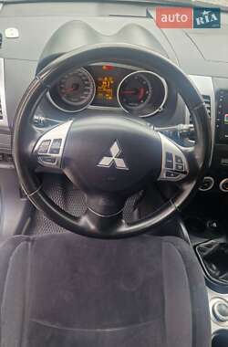 Внедорожник / Кроссовер Mitsubishi Outlander 2006 в 