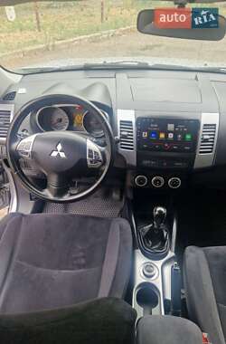Внедорожник / Кроссовер Mitsubishi Outlander 2006 в 