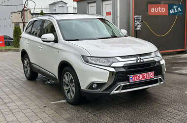 Внедорожник / Кроссовер Mitsubishi Outlander 2020 в Львове