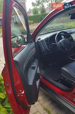 Внедорожник / Кроссовер Mitsubishi Outlander 2020 в 
