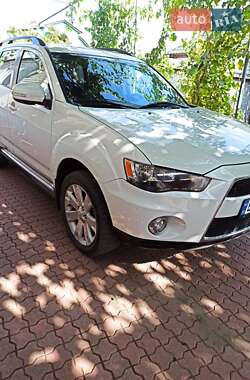 Позашляховик / Кросовер Mitsubishi Outlander 2012 в Малій Висці