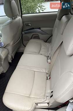 Внедорожник / Кроссовер Mitsubishi Outlander 2009 в 