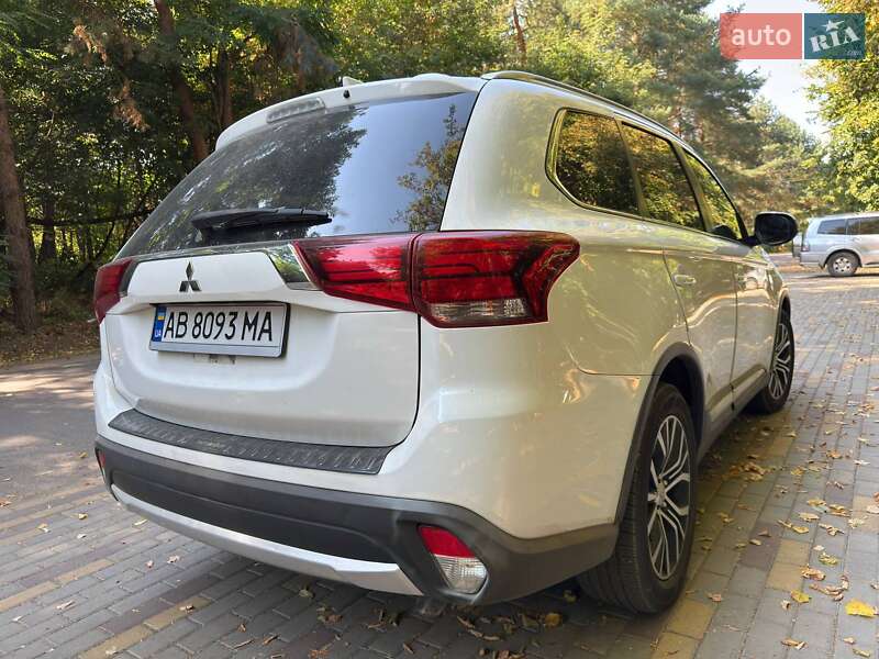 Позашляховик / Кросовер Mitsubishi Outlander 2017 в Бершаді