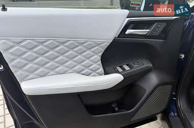 Внедорожник / Кроссовер Mitsubishi Outlander 2022 в 