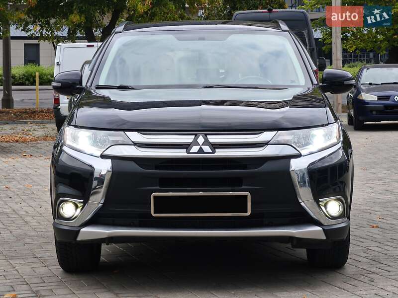 Внедорожник / Кроссовер Mitsubishi Outlander 2016 в Днепре