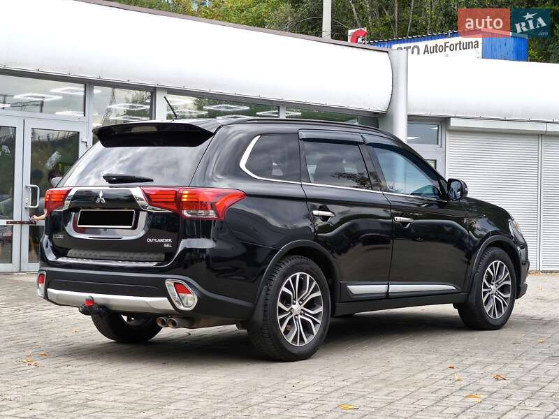 Внедорожник / Кроссовер Mitsubishi Outlander 2016 в Днепре