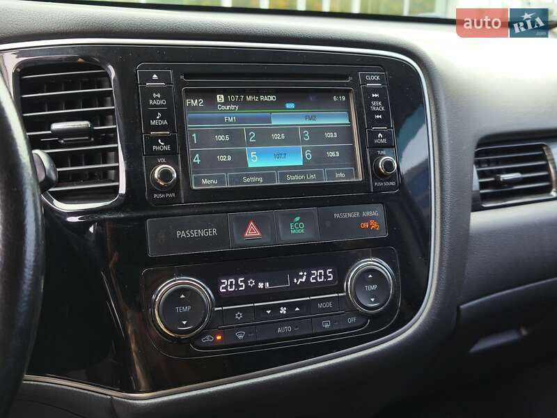 Внедорожник / Кроссовер Mitsubishi Outlander 2016 в Днепре