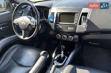 Внедорожник / Кроссовер Mitsubishi Outlander 2010 в 