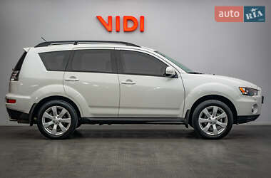 Внедорожник / Кроссовер Mitsubishi Outlander 2012 в 