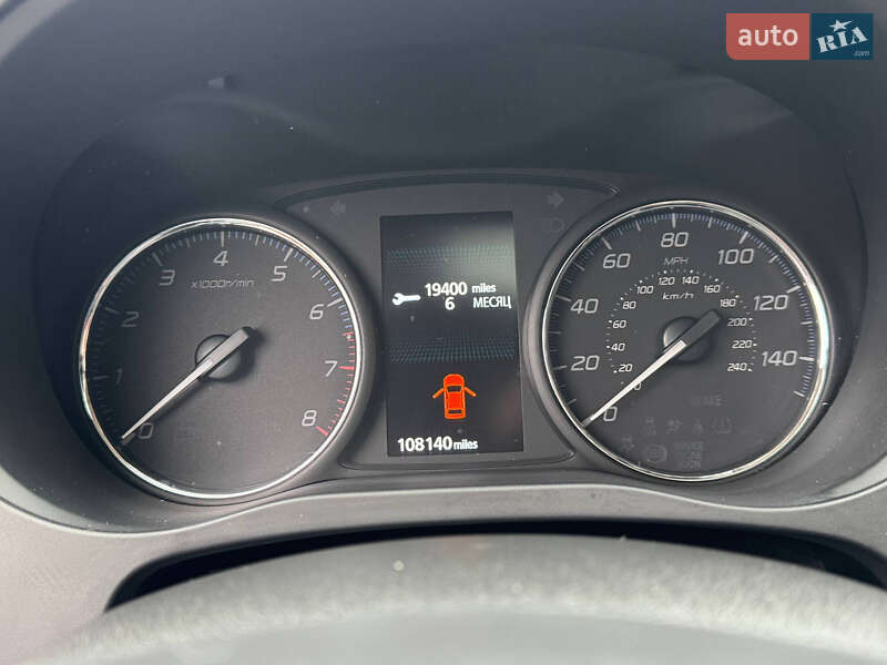 Позашляховик / Кросовер Mitsubishi Outlander 2016 в Києві