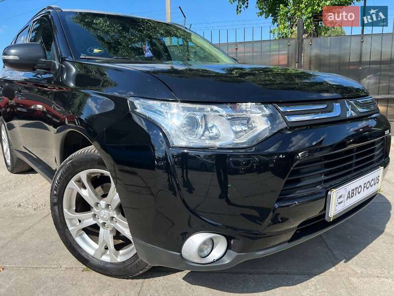 Внедорожник / Кроссовер Mitsubishi Outlander 2013 в Киеве