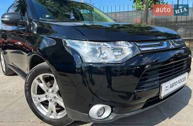 Позашляховик / Кросовер Mitsubishi Outlander 2013 в 