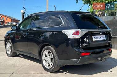 Позашляховик / Кросовер Mitsubishi Outlander 2013 в 