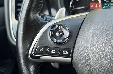 Позашляховик / Кросовер Mitsubishi Outlander 2013 в 