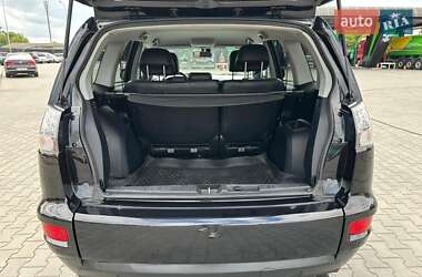 Внедорожник / Кроссовер Mitsubishi Outlander 2011 в 