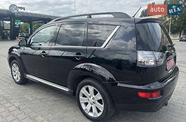 Внедорожник / Кроссовер Mitsubishi Outlander 2011 в 