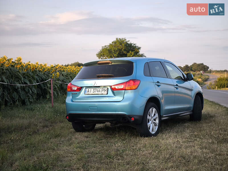 Внедорожник / Кроссовер Mitsubishi Outlander 2014 в Мироновке
