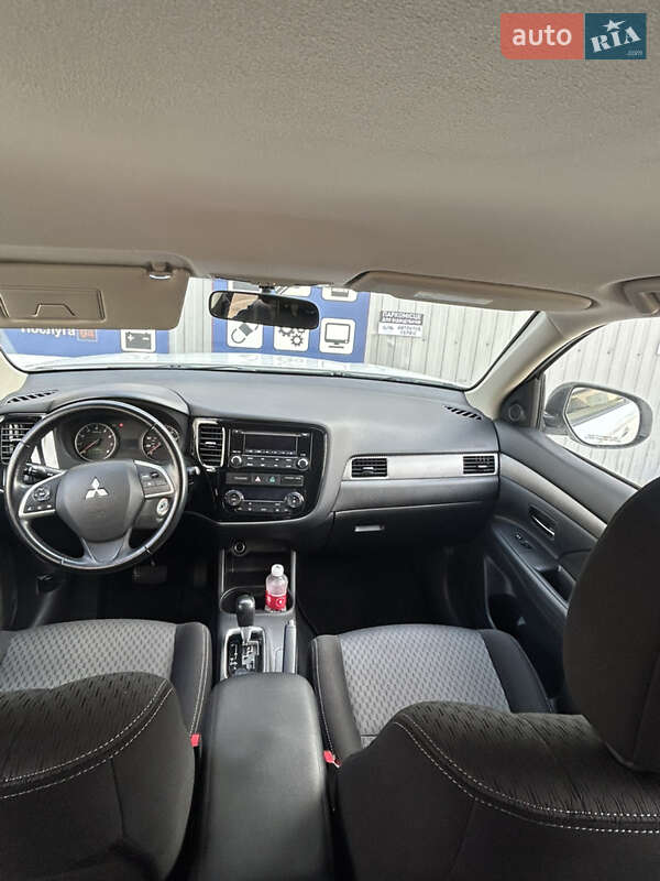 Внедорожник / Кроссовер Mitsubishi Outlander 2014 в Киеве