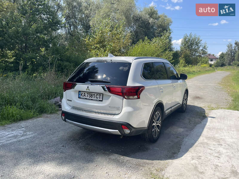 Позашляховик / Кросовер Mitsubishi Outlander 2017 в Києві фото 16 Позашляховик / Кросовер Mitsubishi Outlander 2017 в Києві