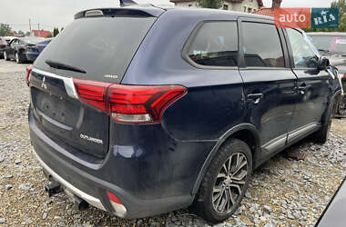 Внедорожник / Кроссовер Mitsubishi Outlander 2016 в Львове