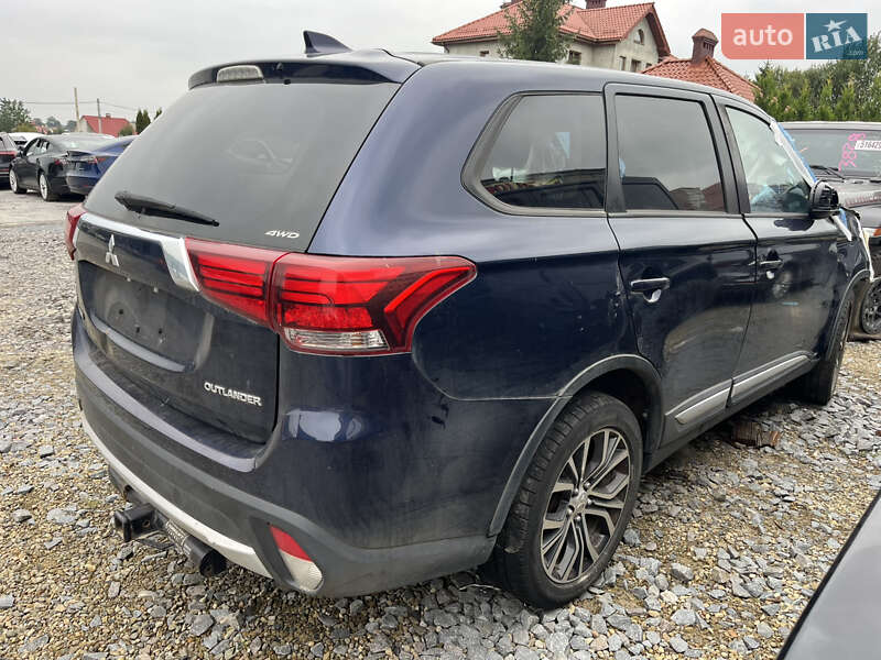 Mitsubishi Outlander 2016
