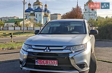 Позашляховик / Кросовер Mitsubishi Outlander 2016 в Кривому Розі