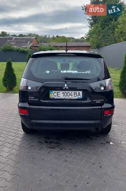 Внедорожник / Кроссовер Mitsubishi Outlander 2012 в 