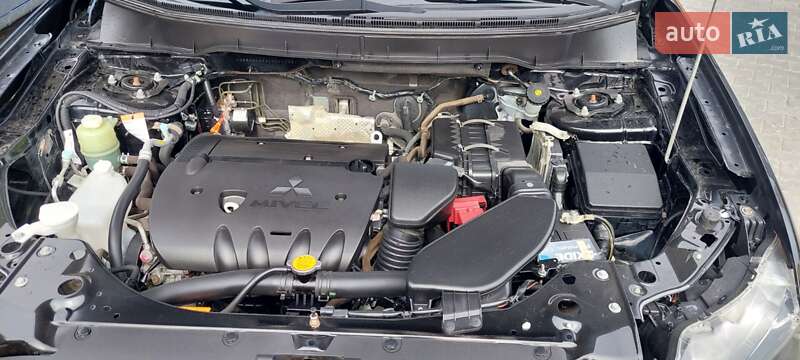 Позашляховик / Кросовер Mitsubishi Outlander 2012 в Чернівцях фото 12 Позашляховик / Кросовер Mitsubishi Outlander 2012 в Чернівцях