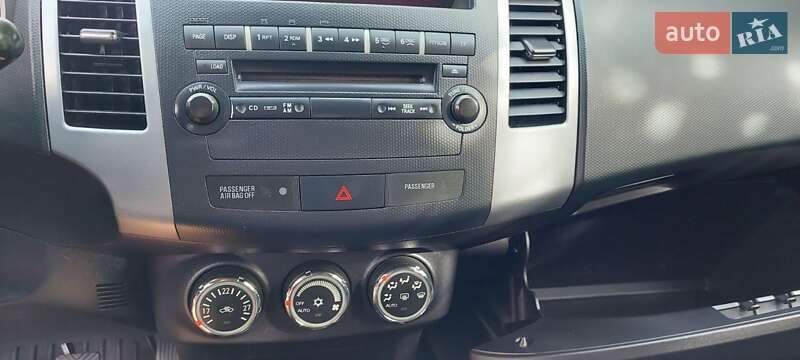Позашляховик / Кросовер Mitsubishi Outlander 2012 в Чернівцях фото 22 Позашляховик / Кросовер Mitsubishi Outlander 2012 в Чернівцях