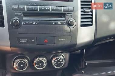 Внедорожник / Кроссовер Mitsubishi Outlander 2012 в 