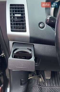 Внедорожник / Кроссовер Mitsubishi Outlander 2012 в 