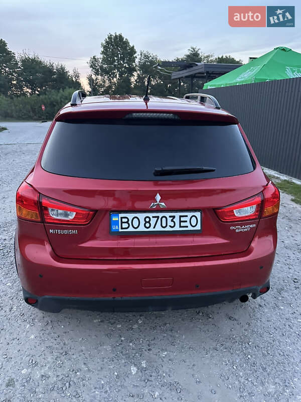 Позашляховик / Кросовер Mitsubishi Outlander 2016 в Підгайцях