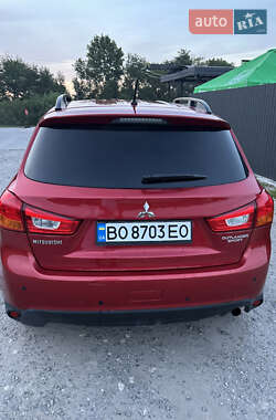 Внедорожник / Кроссовер Mitsubishi Outlander 2016 в 