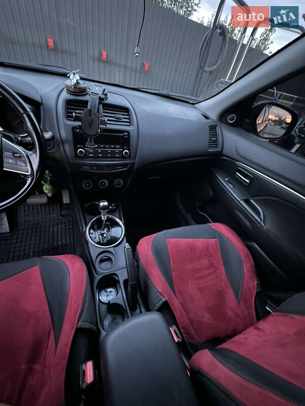 Позашляховик / Кросовер Mitsubishi Outlander 2016 в Підгайцях