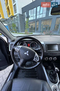Внедорожник / Кроссовер Mitsubishi Outlander 2009 в 